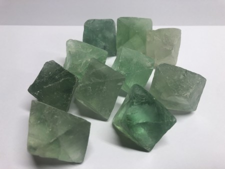 Rå Fluoritt oktaeder Grønn