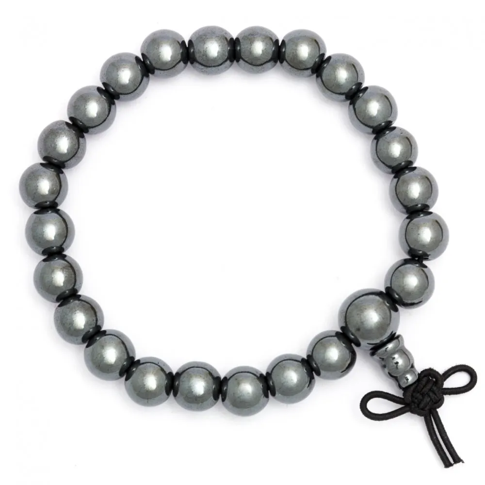 Elastisk armbånd med strikk med runde nydelige hematitt krystaller. Hematitten skal virke beskyttende og gir deg god og rolig søvn.