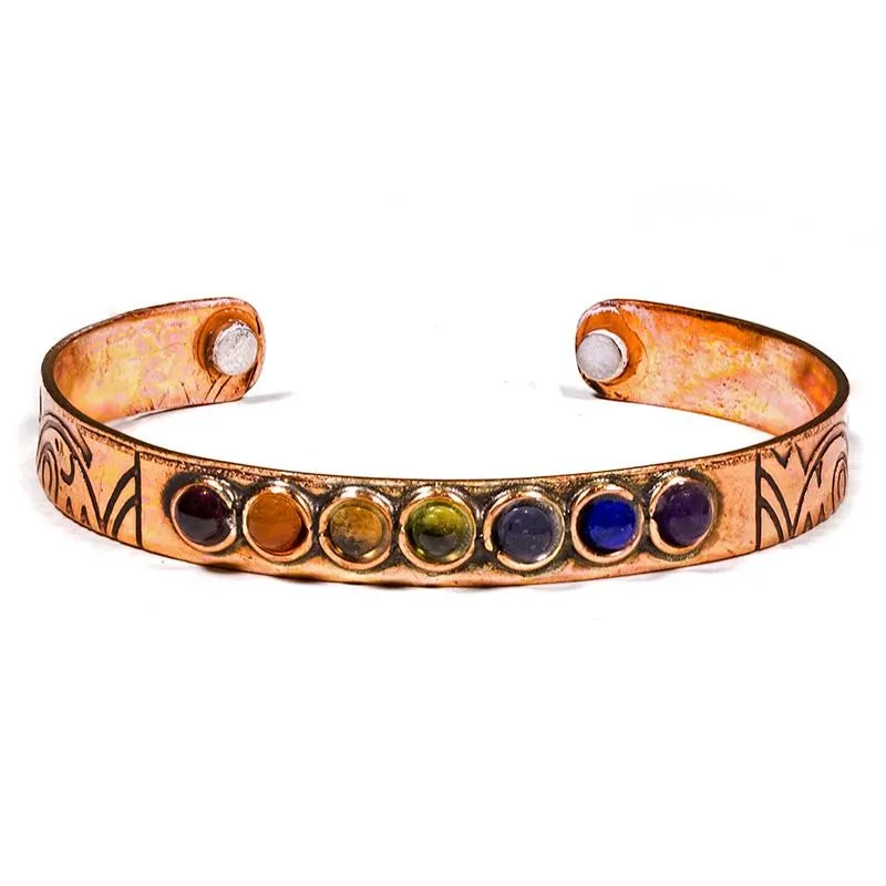chakra armbånd i kobber med chakrakrystaller