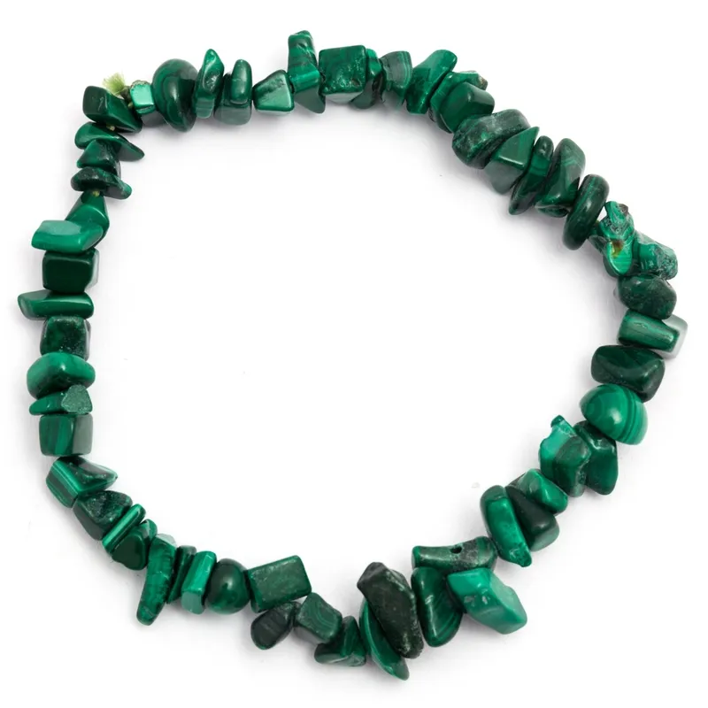 Armbånd malakitt. Malakitt er en stein for endring og selvtransformasjon som forsterker positive og negative energier.